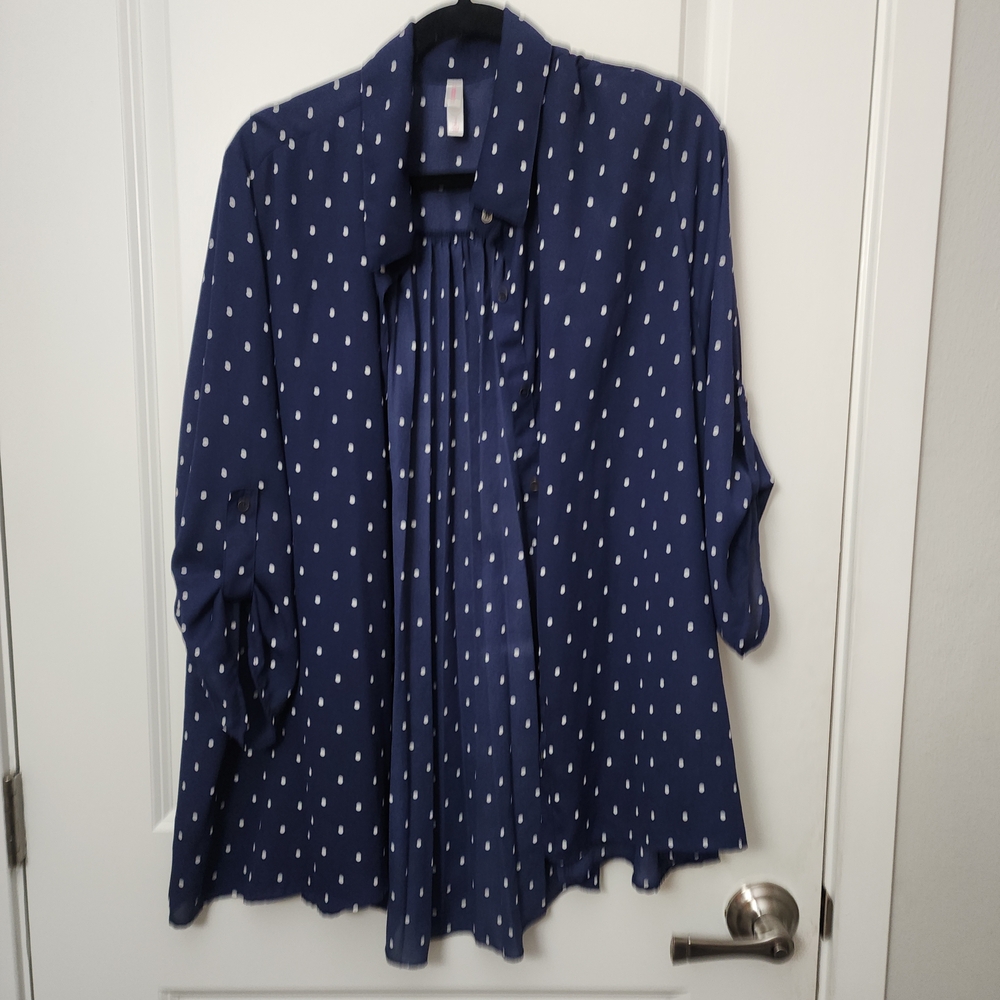 5/$30 Xhilaration Navy Polka dot  Sheer button down top size 2X